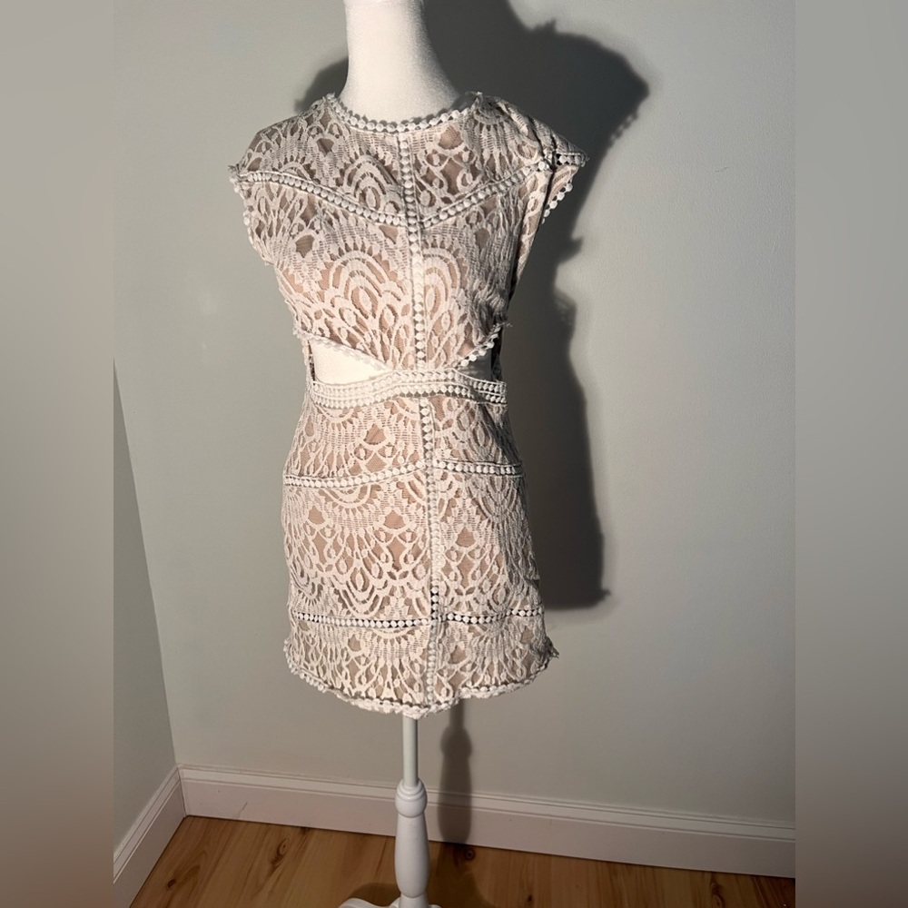 White Lace mini